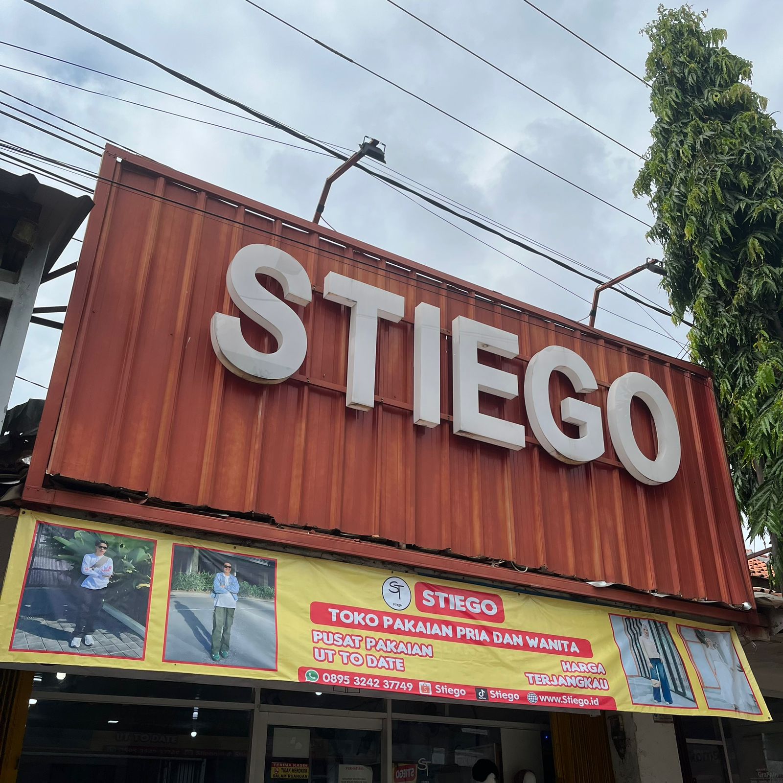 Toko pakian wanita dan pria